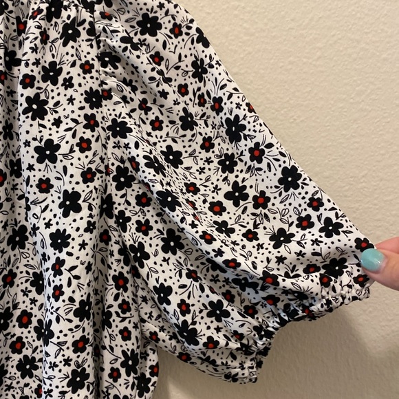 ZARA FLORAL black and white PRINT WRAP TOP puffed short sleeves - Picture 7 of 7